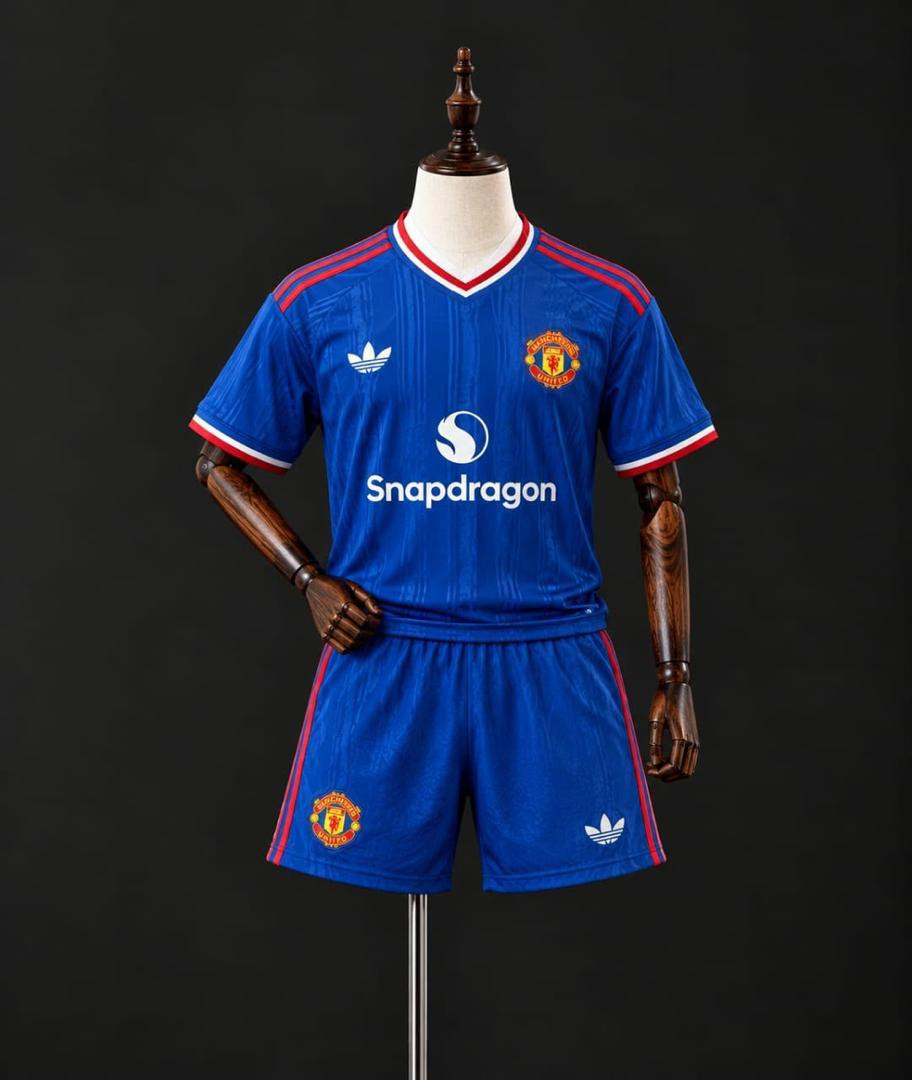 MANCHESTER UNITED YOUTH / KIDS SET 26/27 (AWAY)